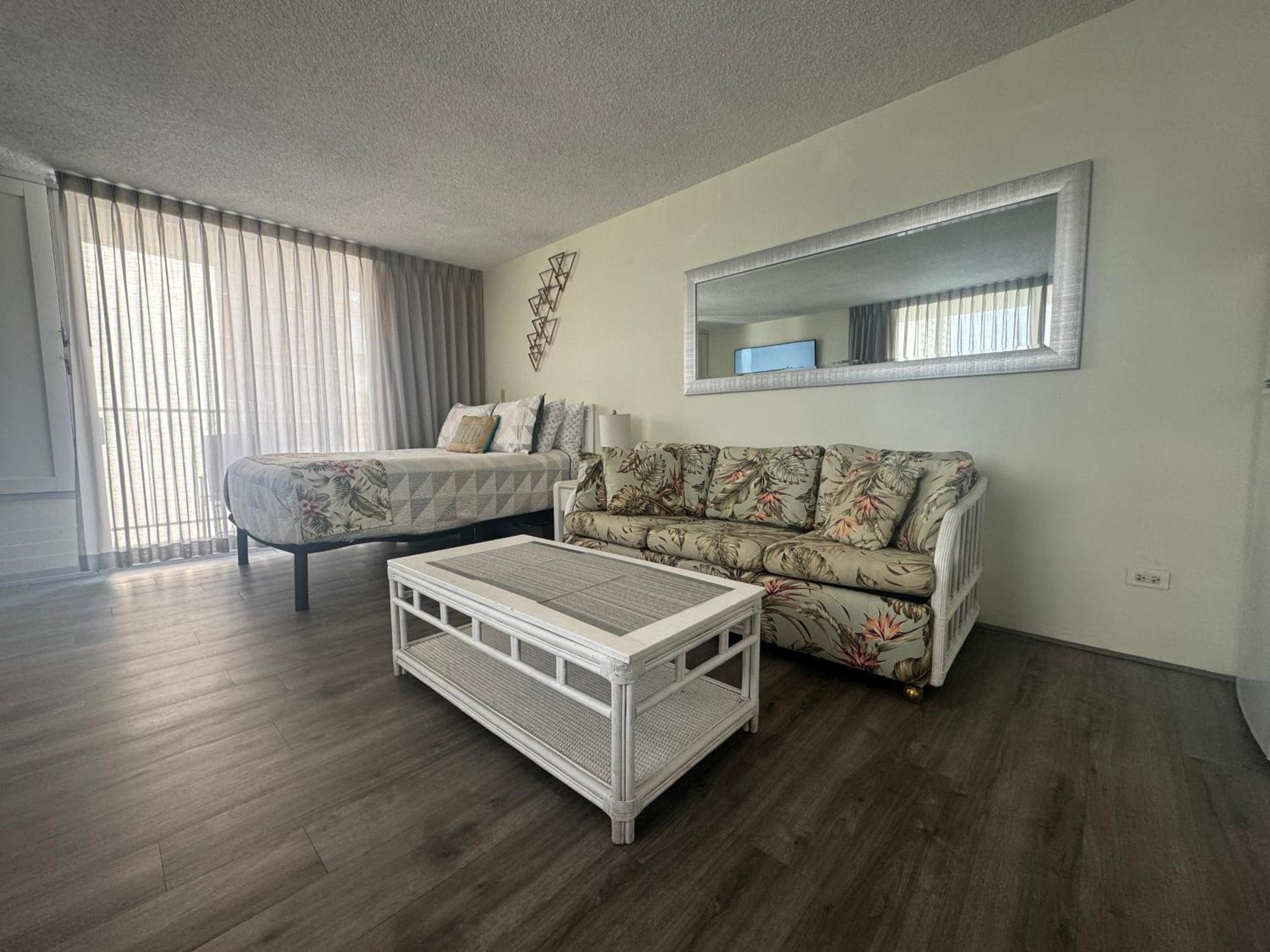 Tropical Studios at Marine Surf Waikiki: Beachfront Oasis with Full Kitchen Honolulu Exterior photo