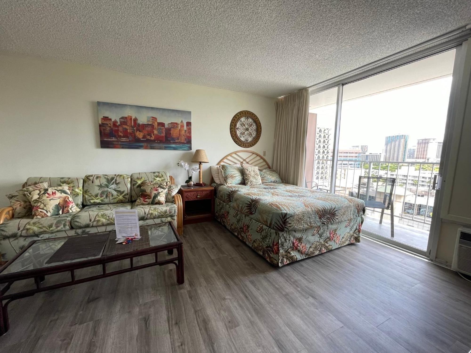Tropical Studios at Marine Surf Waikiki: Beachfront Oasis with Full Kitchen Honolulu Exterior photo