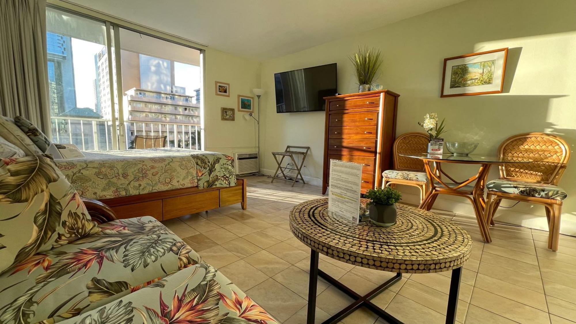 Tropical Studios at Marine Surf Waikiki: Beachfront Oasis with Full Kitchen Honolulu Exterior photo