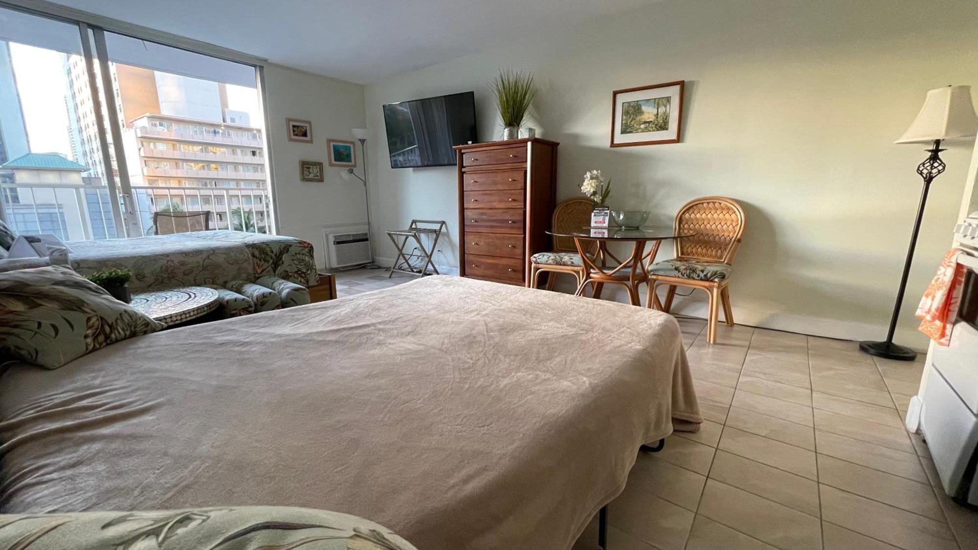 Tropical Studios at Marine Surf Waikiki: Beachfront Oasis with Full Kitchen Honolulu Exterior photo