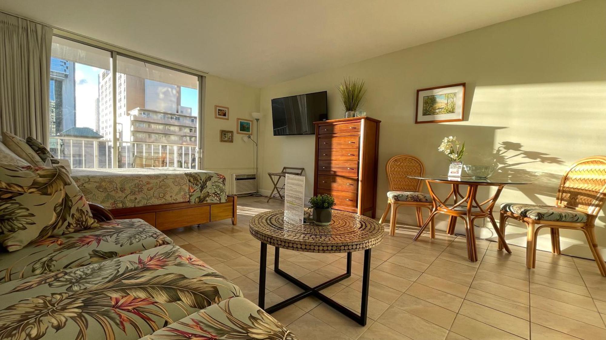 Tropical Studios at Marine Surf Waikiki: Beachfront Oasis with Full Kitchen Honolulu Exterior photo